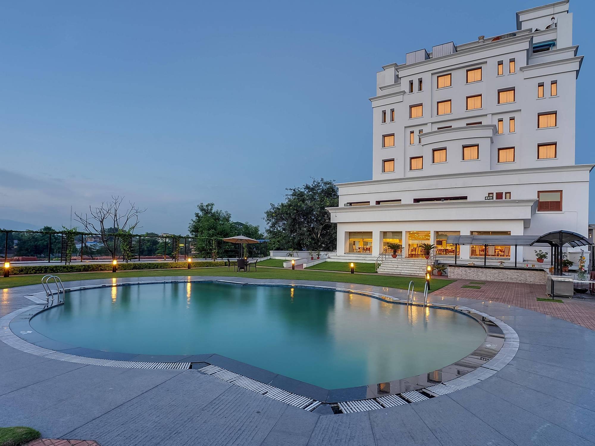 Royal Sarovar Portico Siliguri Hotel Exterior photo